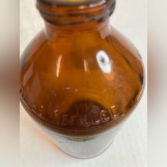 Vintage Glass Coca-Cola bottles with a beer bottle - Picture 4 of 12